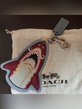 Coach x Sephora Sharky Bag Charm Eye Shadow Palette Nwot